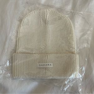 NEW Sakara beanie